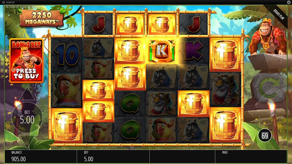 Return of Kong Megaways slot feature golden barrels
